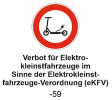 Bildliche Darstellung des Verkehrszeichens 257-59 Verbot für Elektrokleinstfahrzeuge im Sinne der Elektrokleinstfahrzeuge-Verordnung (eKFV). Es handelt sich um ein rundes weißes Verkehrszeichen mit rotem Rand, in dem das Sinnbild für ein Elektrokleinstfahrzeug im Sinne der eKFV abgebildet ist.