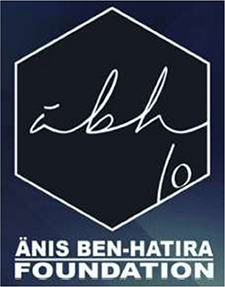 Augenscheinlich arabische Schriftzeichen in einem Sechseck, darunter der Text Änis BenminusHatira, darunter Foundation, jeweils in Versalien.