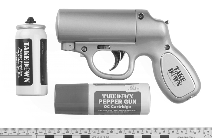 Abb. 3: Mace Pepper Gun, Ansicht links mit zwei Kartuschen