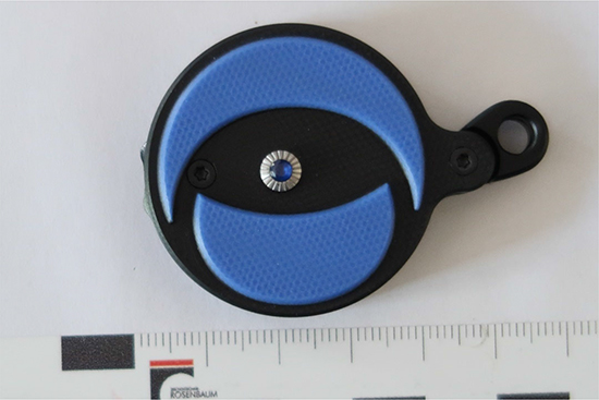 Abbildung 2: Messer „Nightclaw“, Gesamtansicht mit eingeklappter Klinge