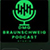 Auf schwarzem Hintergrund ist ein Mikrofon in grüner Farbe mit der Aufschrift „DMG Braunschweig Podcast Studio“ in Großbuchstaben abgebildet. Das Wort „Studio“ erscheint in kleinerer Schrift in der letzten Zeile.